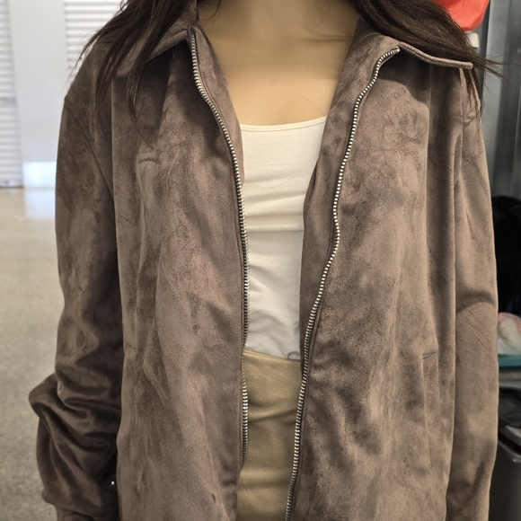 Blazer - Picture 3 of 3